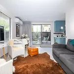 Riverside 1-Bed Apt - In The Heart Of The City